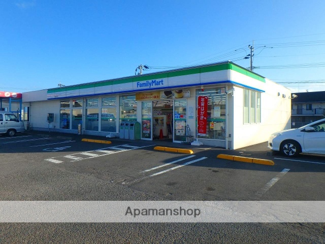 コンビニ　ファミリーマート（コンビニ）まで106m