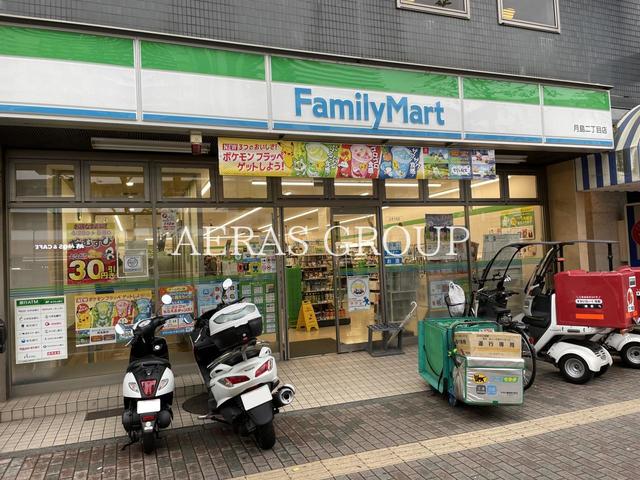 コンビニ　ファミリーマート 月島二丁目店（コンビニ）まで129m