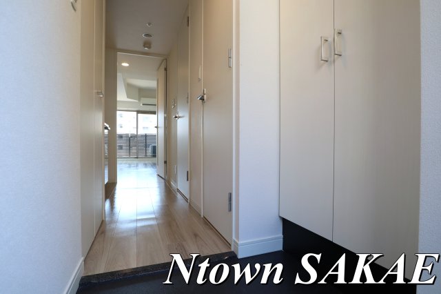 玄関　収納もある玄関です