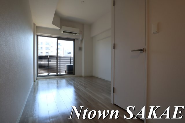 居室・リビング　こちらの居間で趣味の時間をお楽しみください