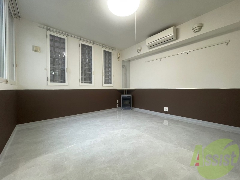 居室・リビング　広くてキレイなお部屋が広がっていて、充実した生活が送れそう。