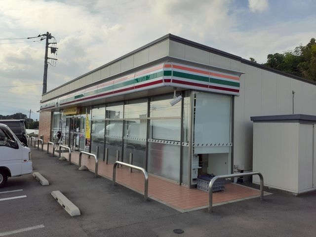 コンビニ　セブンイレブン前橋冨士見田島店（コンビニ）まで1100m