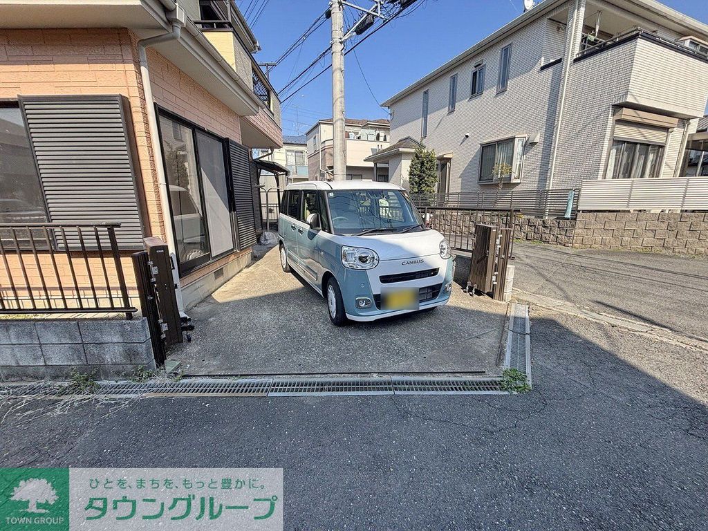 駐車場　駐車場