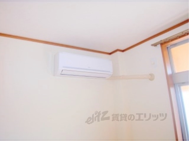 その他設備　新しいタイプのエアコンです。