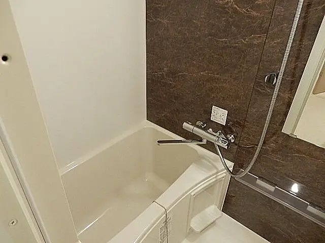 バス・シャワールーム　写真は同タイプ住居です。