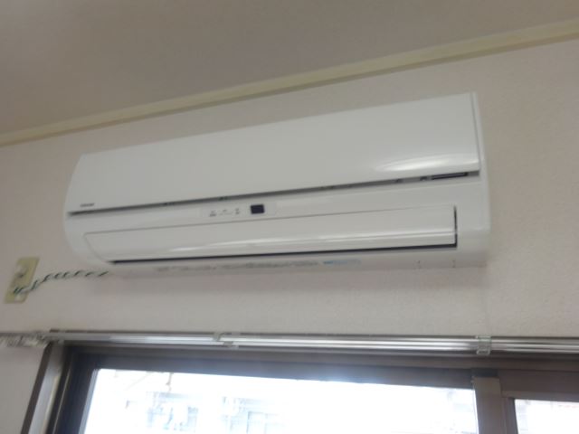 その他設備　お部屋にエアコンがついています！