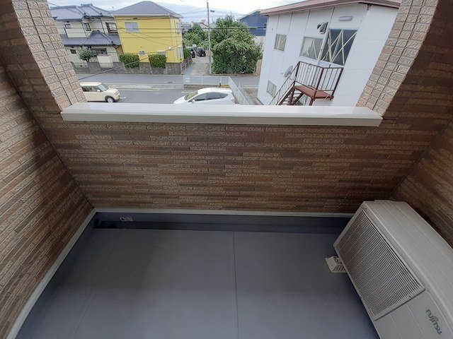 バルコニー　バルコニーからの眺めを楽しみながら食事をしませんか