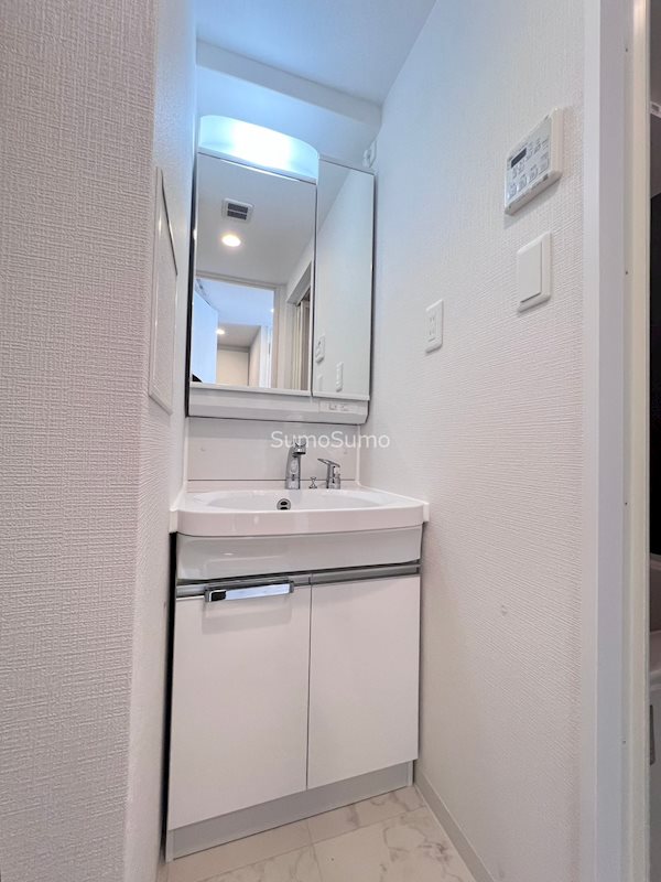 洗面設備　コンパクトで使いやすい洗面所