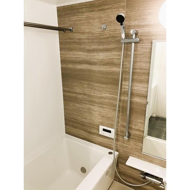 バス・シャワールーム　※別部屋の写真です