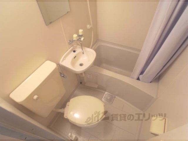 バス・シャワールーム　お手入れ簡単ユニットバス