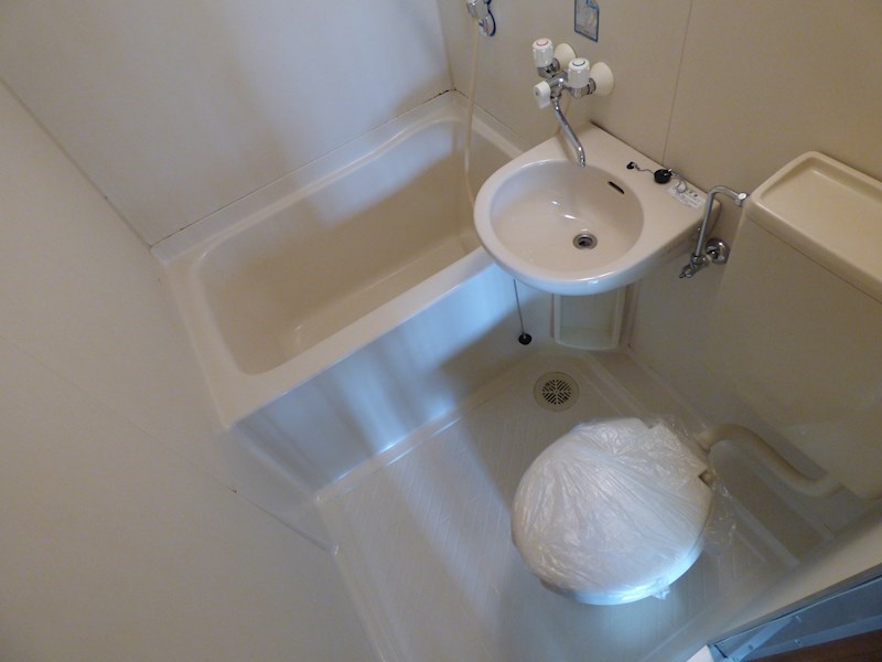 バス・シャワールーム　写真は103号(別タイプ)