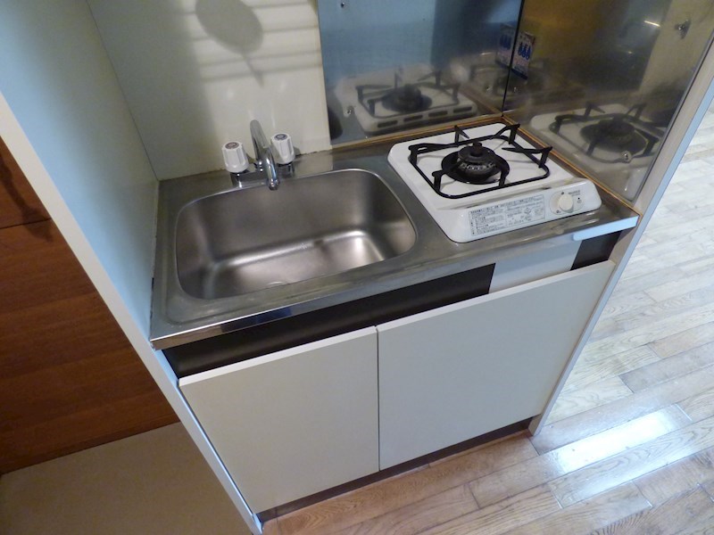 キッチン　写真は103号(別タイプ)