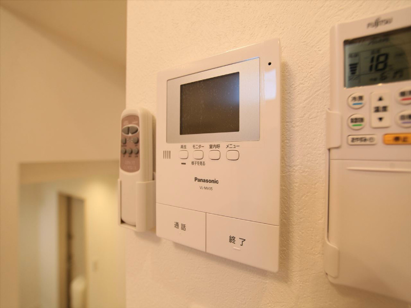 セキュリティ　ＴＶモニター付インターホン　同型写真