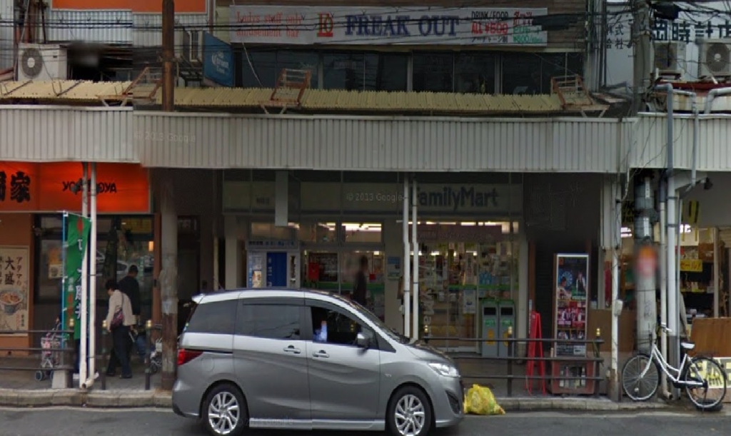 コンビニ　ファミリーマート 鶴橋駅前店（コンビニ）まで225m