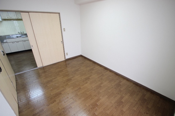 居室・リビング　※別号室の写真です。