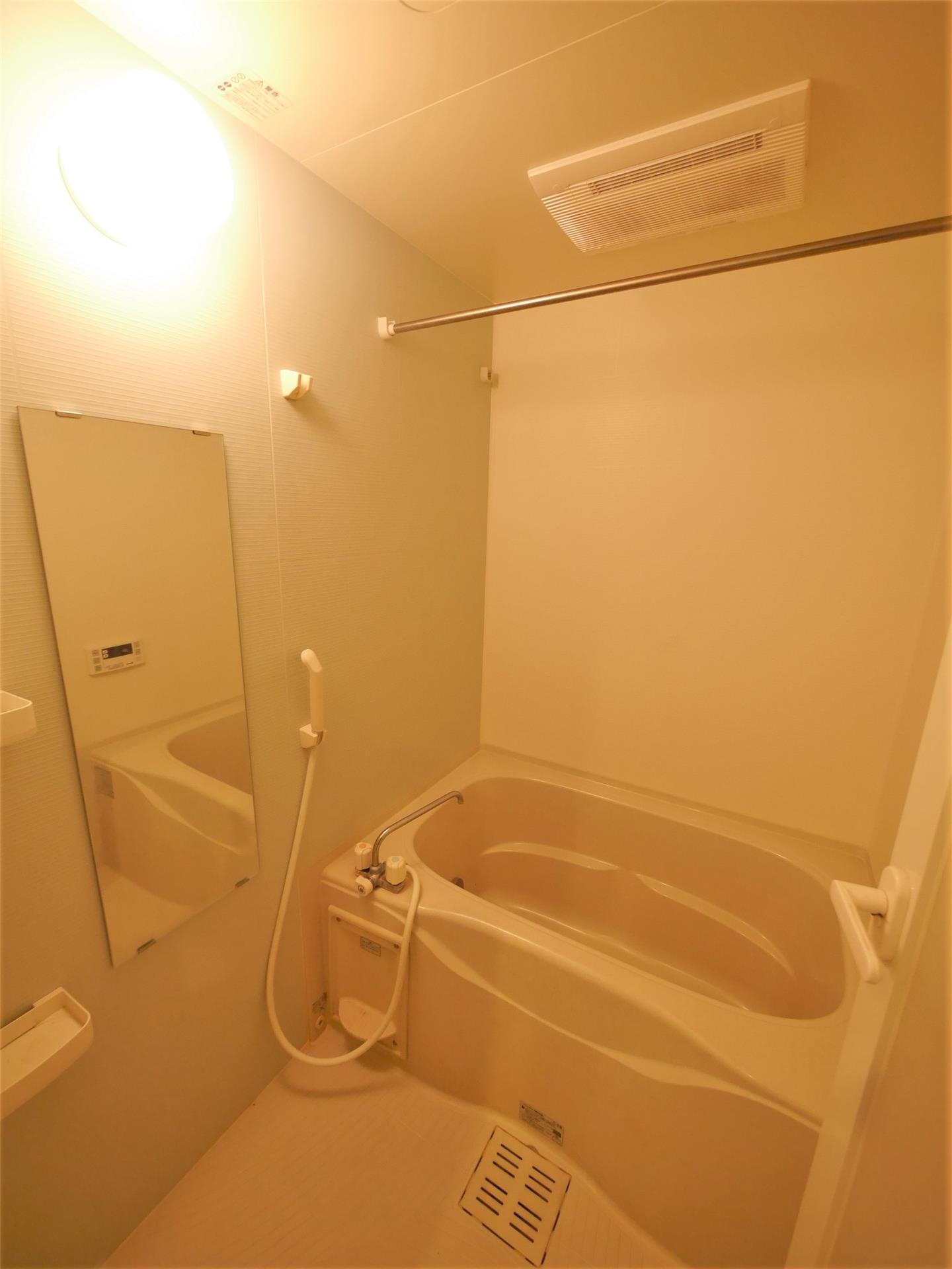 バス・シャワールーム　※2号タイプの写真。号室によって間取りが異なります