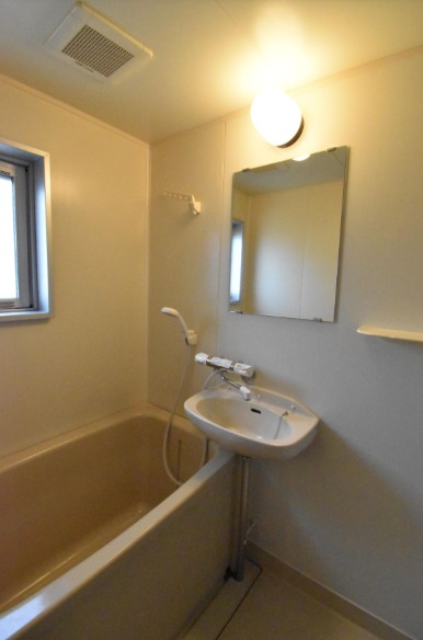 バス・シャワールーム　一日の疲れを癒せますね。