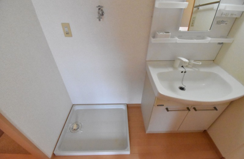 その他設備　洗濯機は室内に置くことができます。