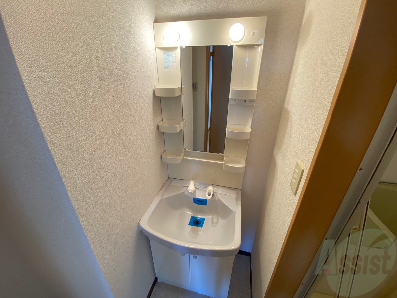 洗面設備　こちらに洗面台があります。朝の洗顔はこちらで。