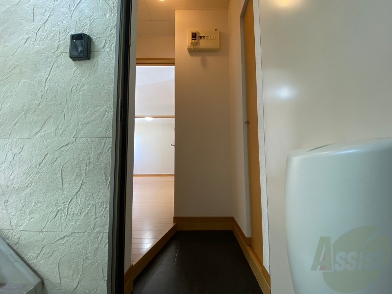 玄関　玄関の様子です。明るい印象ですね。気分もあがりそう。