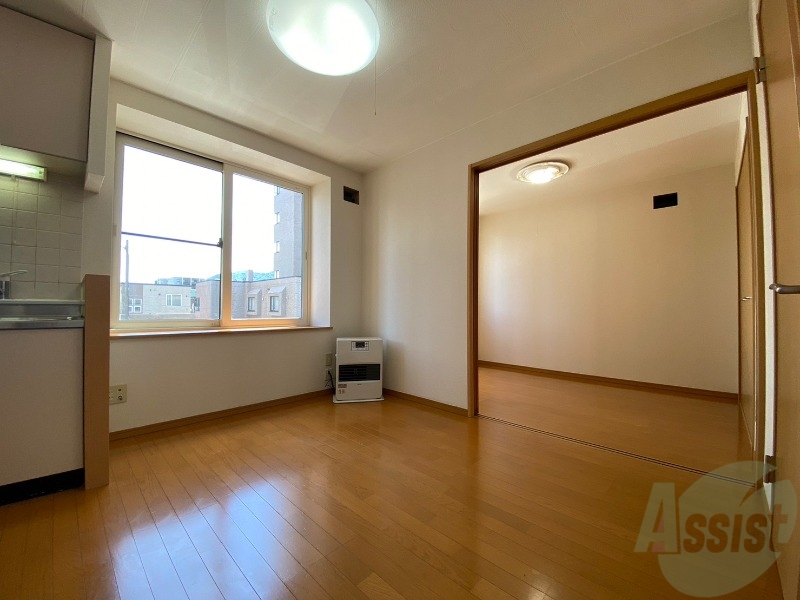 居室・リビング　広くてキレイなお部屋が広がっていて、充実した生活が送れそう。