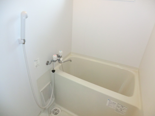 バス・シャワールーム　バストイレ別でオススメです！