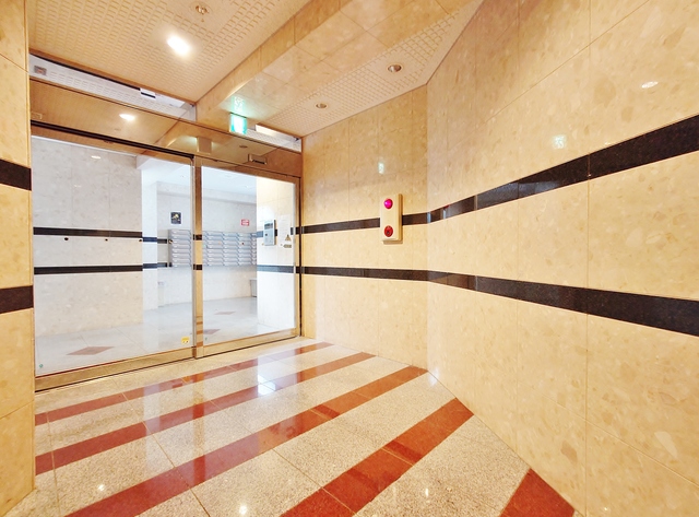 ロビー　オートロック