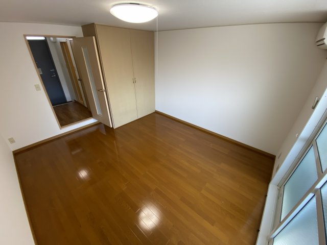 居室・リビング　洋室8.5帖の大きな１K