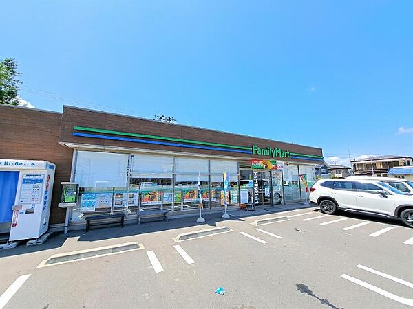 コンビニ　ファミリーマート仙台国見ケ丘店（コンビニ）まで242m