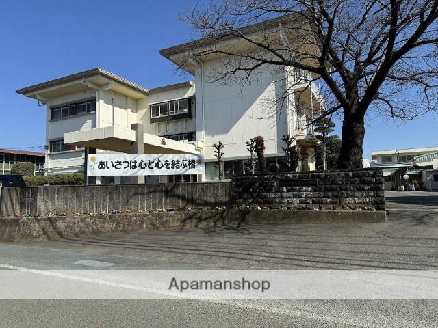 小学校　合志市立西合志南小学校（小学校）まで800m