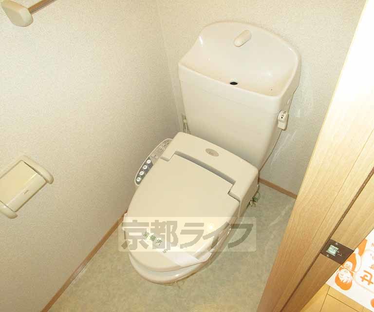 トイレ　ウォシュレットついています