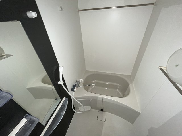 バス・シャワールーム　コンパクトで使いやすいお風呂です