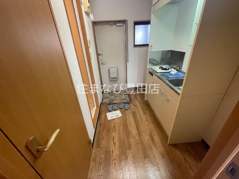 玄関　同型別部屋写真