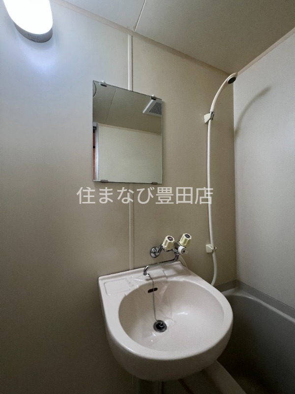 洗面設備　同型別部屋写真