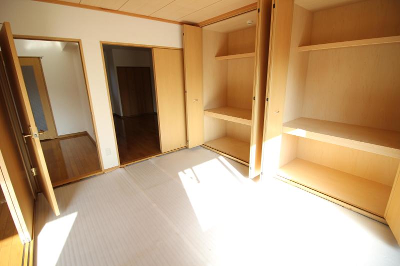 収納　和室は洋室にリフォーム予定
