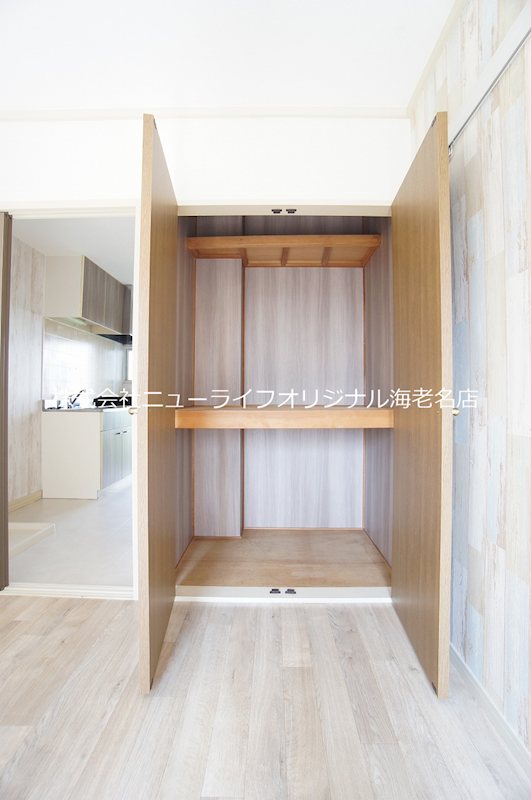 収納　奥行きのある収納スペースで荷物もたくさん入ります！