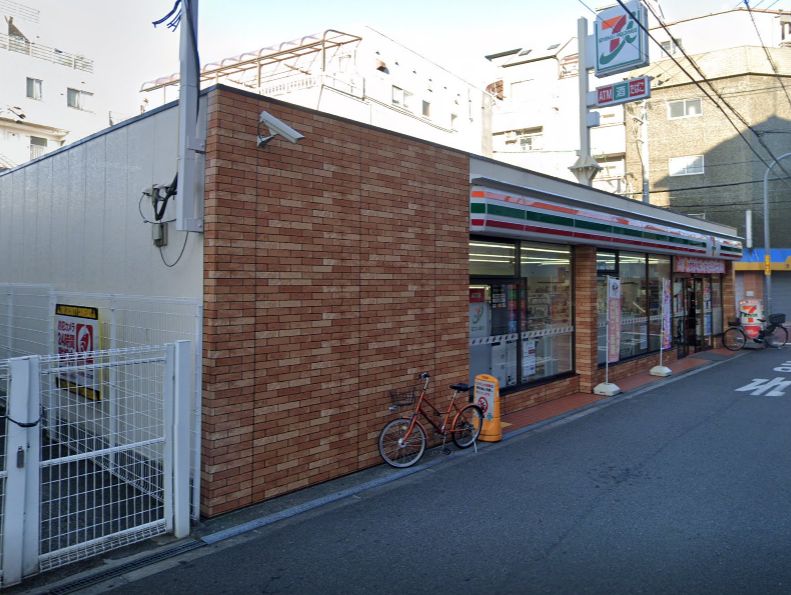 コンビニ　セブンイレブン 天下茶屋駅前店（コンビニ）まで700m