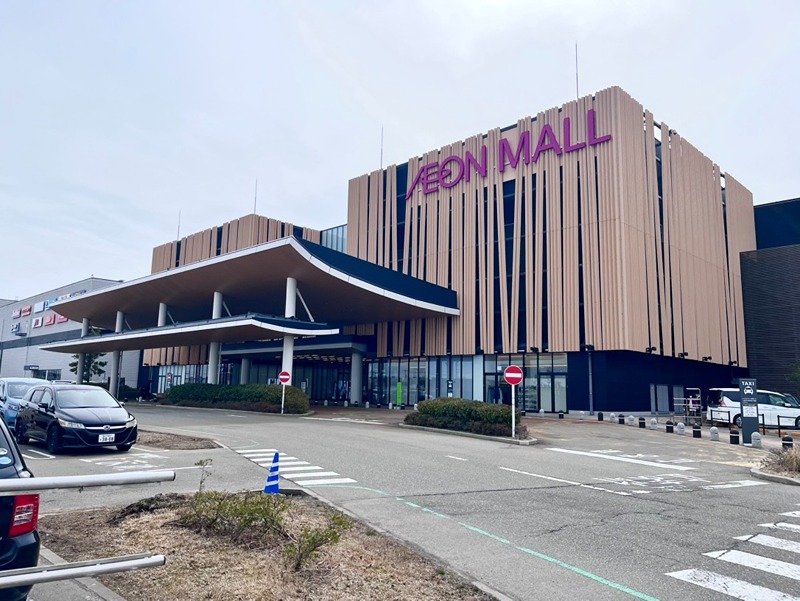 ショッピングセンター　イオンモール新小松（ショッピングセンター）まで1815m