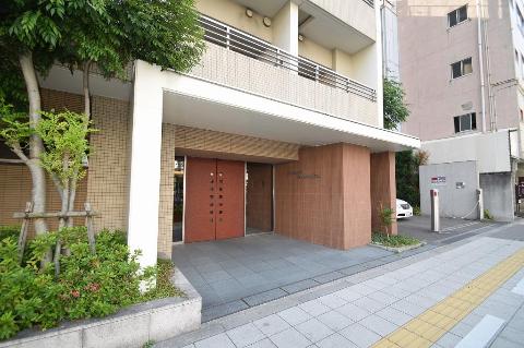 エントランス　外観写真（昼）
