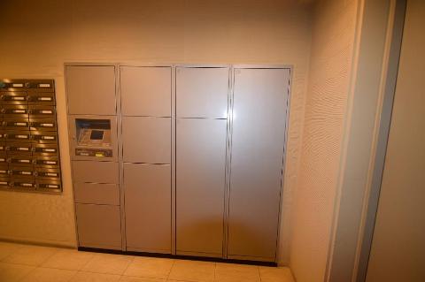 ロビー　外観写真（昼）