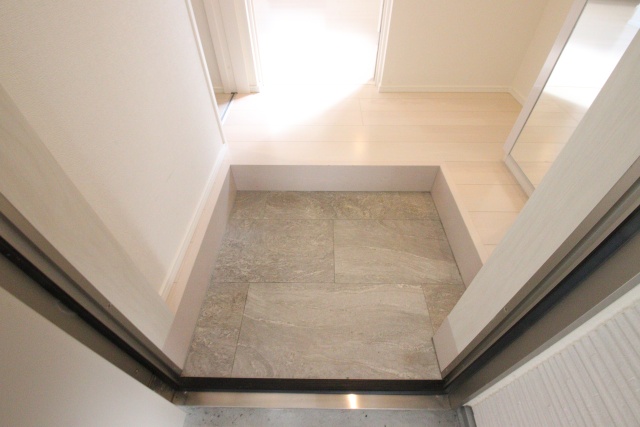 玄関　※別室の参考写真の為、現況優先です。