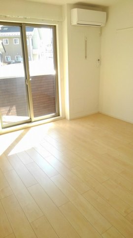 居室・リビング　使いやすい居間です