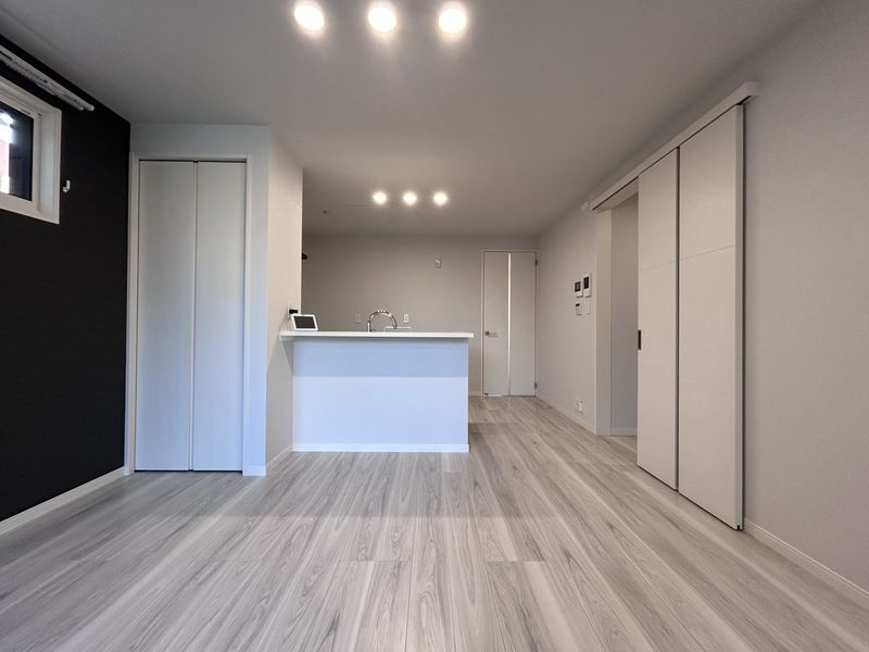 居室・リビング　☆明るい洋室☆