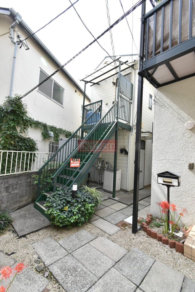 エントランス　庭