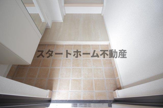 玄関　収納もある玄関です