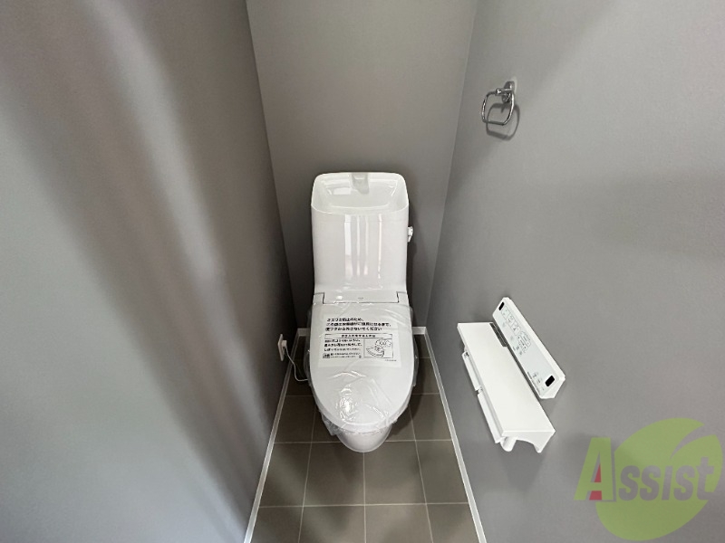 トイレ　トイレは嬉しい温水洗浄便座付となります。