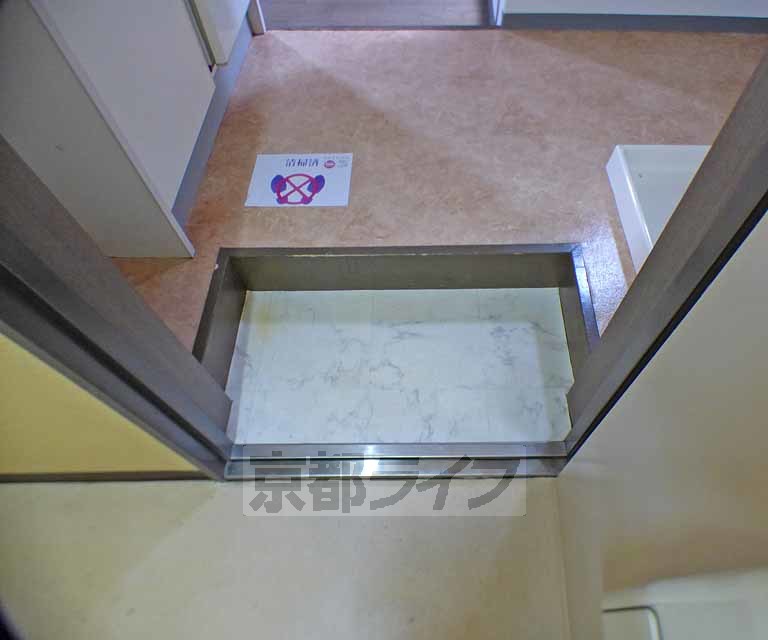 玄関　玄関です。