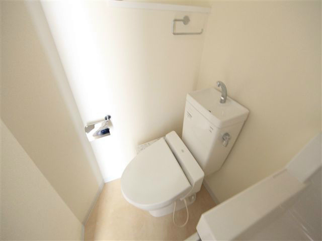 トイレ　温水洗浄便座付トイレ