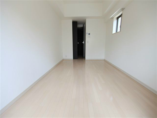 居室・リビング　洋室8.8帖　窓付き（換気良好）