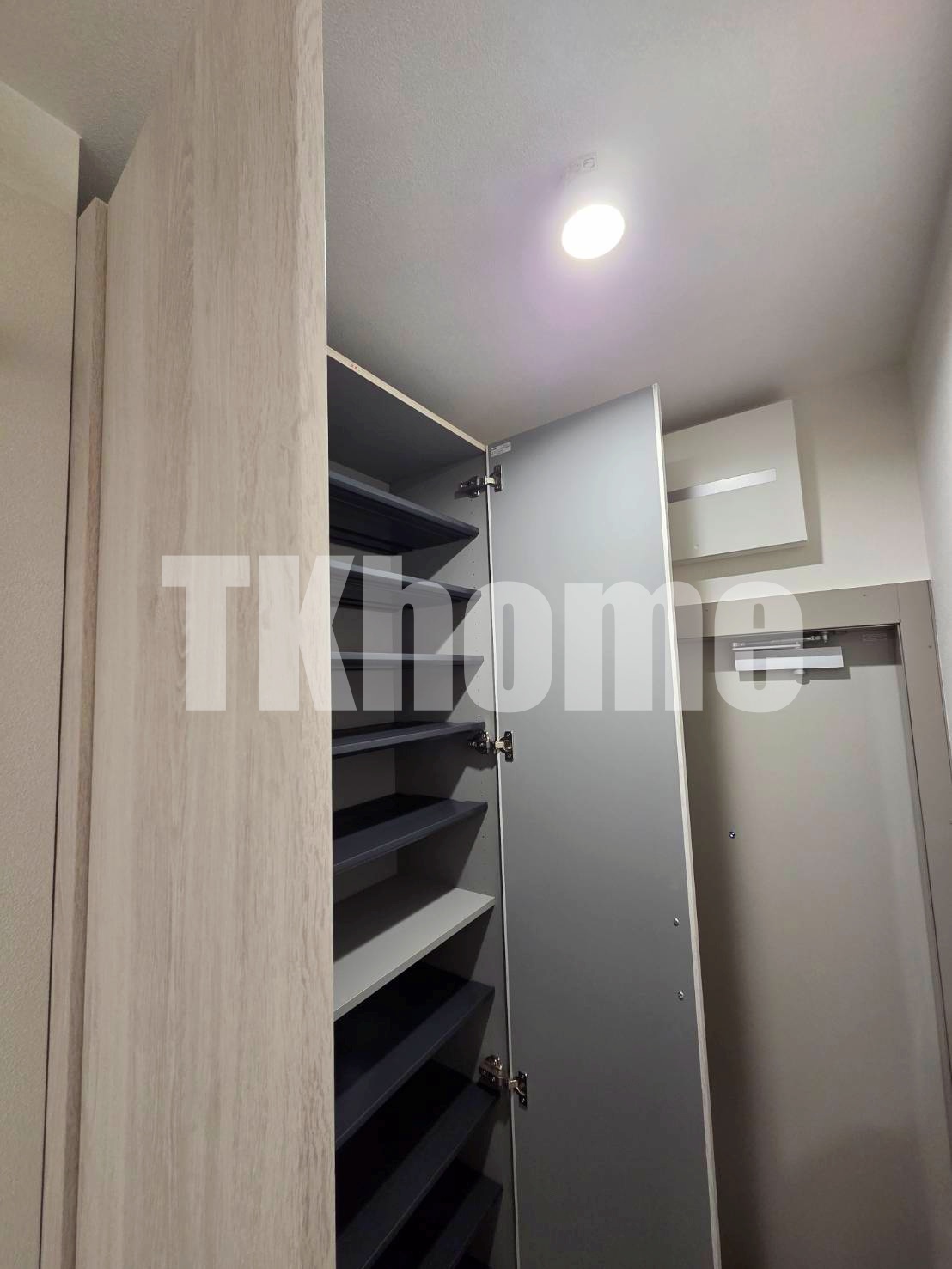 玄関　大型シューズボックス(同マンション・別室参考写真)